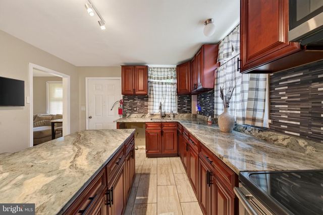 900 ANDREWS AVE, Darby, PA 19023