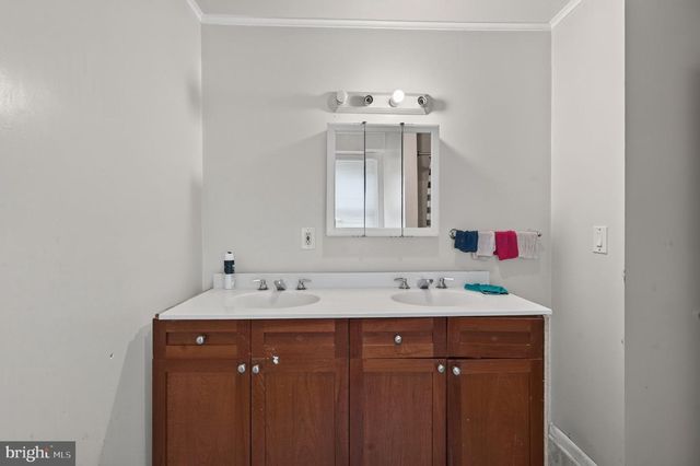 900 ANDREWS AVE, Darby, PA 19023