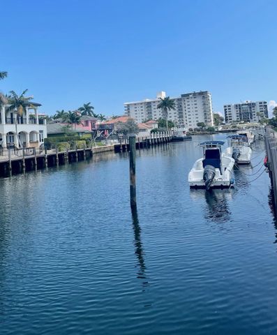 3180 NE 48th Court 215, Lighthouse Point, FL 33064