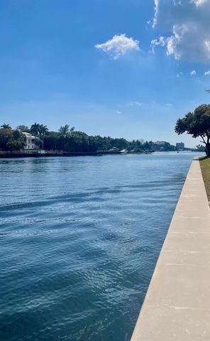 3180 NE 48th Court 215, Lighthouse Point, FL 33064