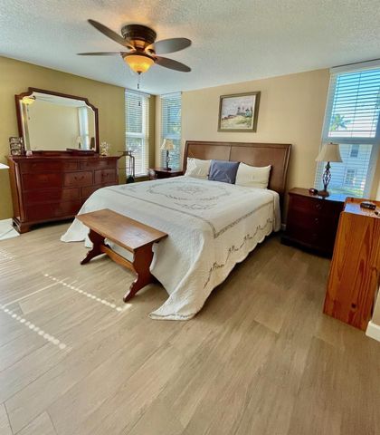 3180 NE 48th Court 215, Lighthouse Point, FL 33064