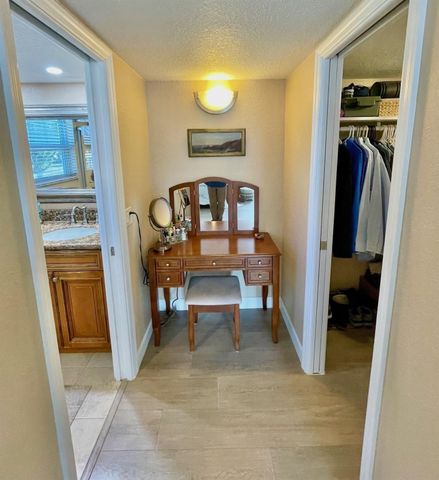 3180 NE 48th Court 215, Lighthouse Point, FL 33064