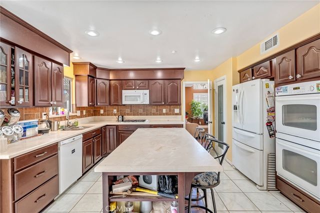 3016 Shane Dr., Colton, CA 92324