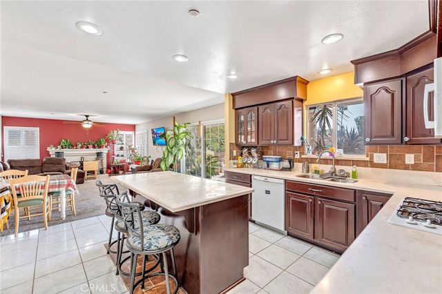3016 Shane Dr., Colton, CA 92324
