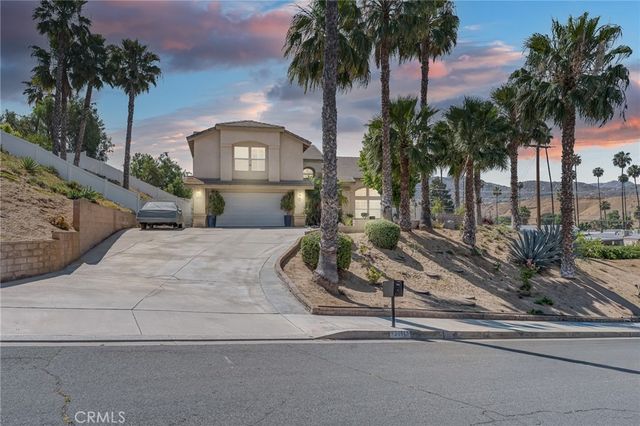 3016 Shane Dr., Colton, CA 92324