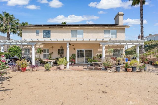 3016 Shane Dr., Colton, CA 92324