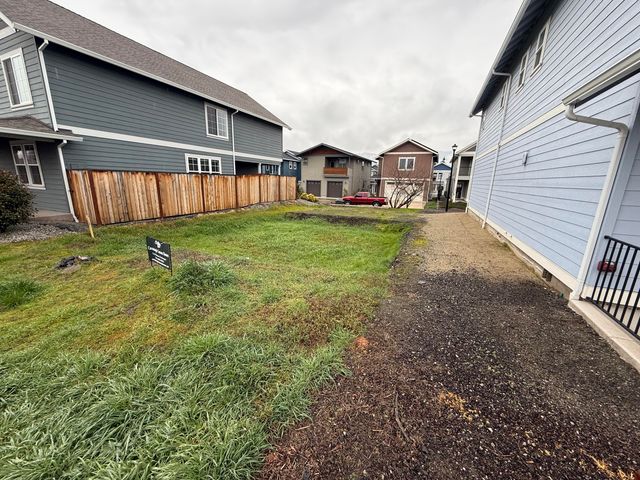 249 Willow Way, Talent, OR 97540