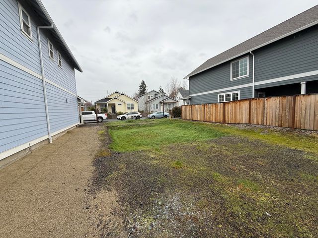 249 Willow Way, Talent, OR 97540