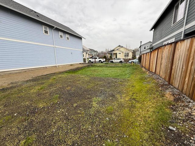 249 Willow Way, Talent, OR 97540