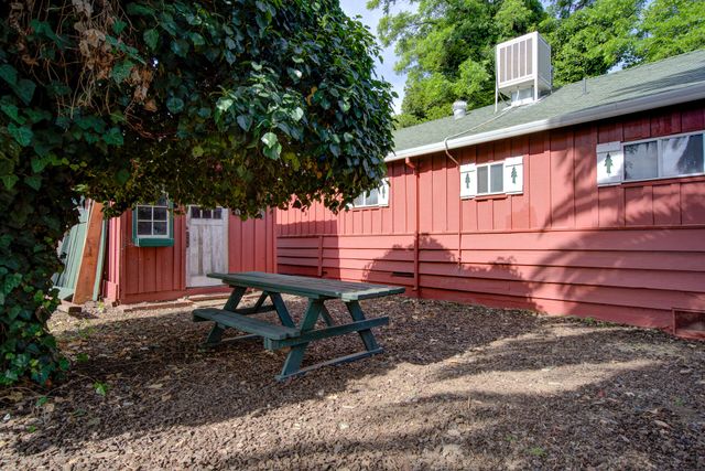 2915 Rockabye Lane, Redding, CA 96002