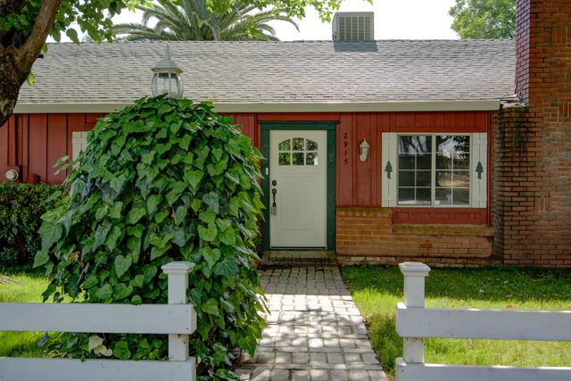 2915 Rockabye Lane, Redding, CA 96002