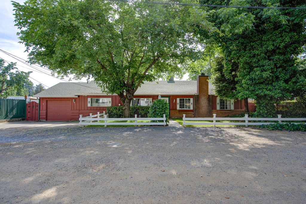 2915 Rockabye Lane, Redding, CA 96002