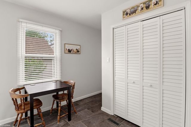 2223 RIDGEMONT Street, Grosse Pointe Woods, MI 48236