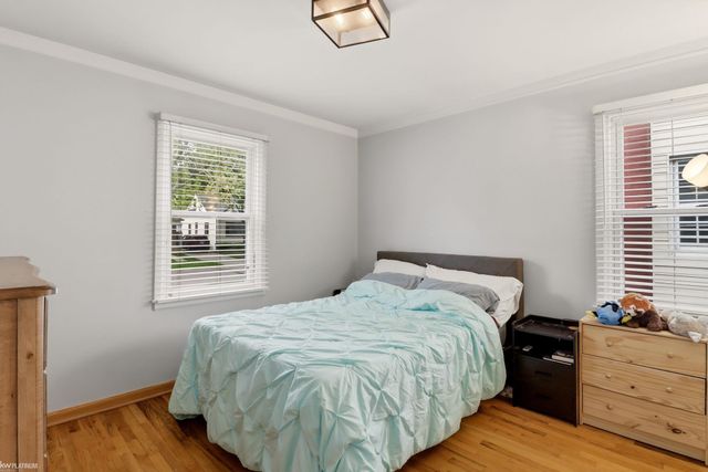 2223 RIDGEMONT Street, Grosse Pointe Woods, MI 48236