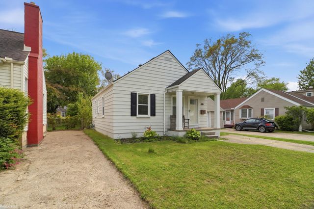 2223 RIDGEMONT Street, Grosse Pointe Woods, MI 48236