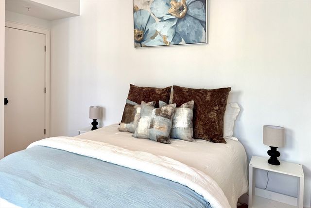 165 Everett St 7, Boston, MA 02128