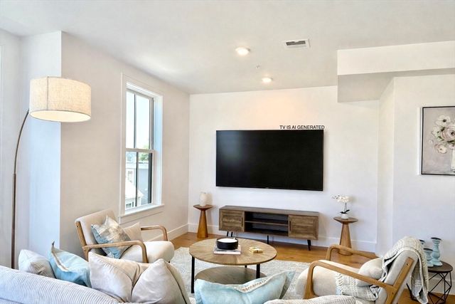 165 Everett St 7, Boston, MA 02128