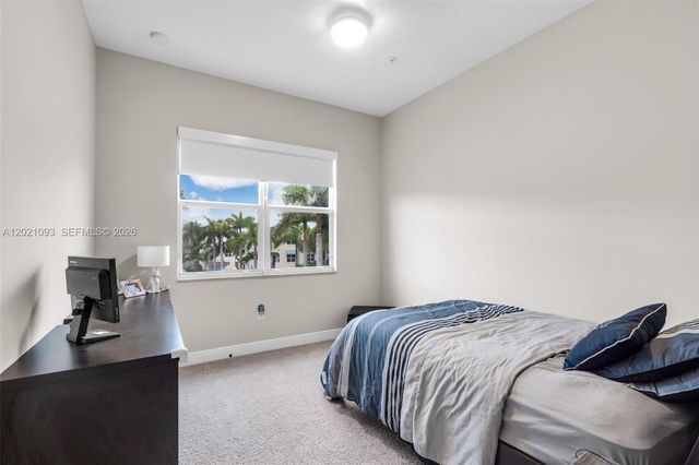 12427 NW 18th Ct, Pembroke Pines, FL 33028
