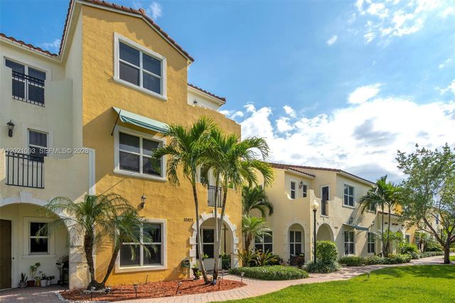 12427 NW 18th Ct, Pembroke Pines, FL 33028
