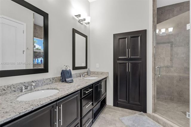 12427 NW 18th Ct, Pembroke Pines, FL 33028