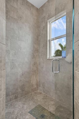 12427 NW 18th Ct, Pembroke Pines, FL 33028