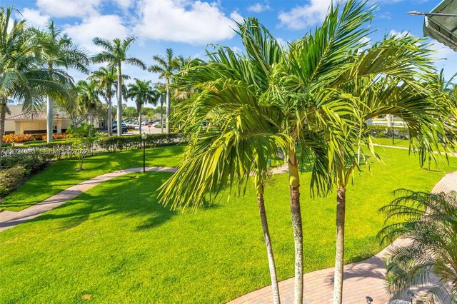 12427 NW 18th Ct, Pembroke Pines, FL 33028
