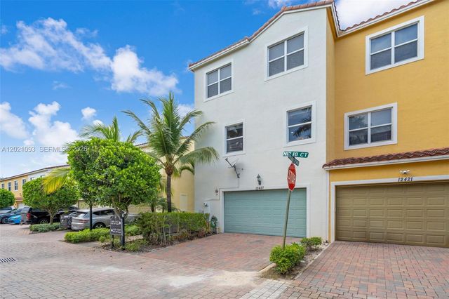12427 NW 18th Ct, Pembroke Pines, FL 33028