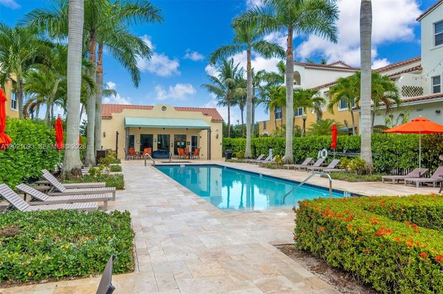 12427 NW 18th Ct, Pembroke Pines, FL 33028