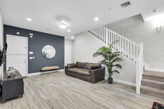 12427 NW 18th Ct, Pembroke Pines, FL 33028