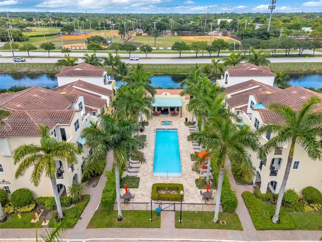 12427 NW 18th Ct, Pembroke Pines, FL 33028