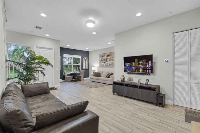 12427 NW 18th Ct, Pembroke Pines, FL 33028
