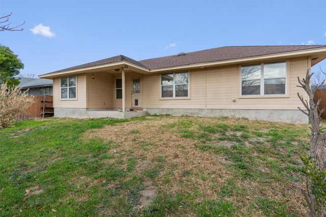2054 Bentwood DR, New Braunfels, TX 78130