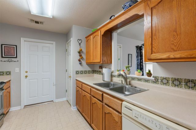 2054 Bentwood DR, New Braunfels, TX 78130