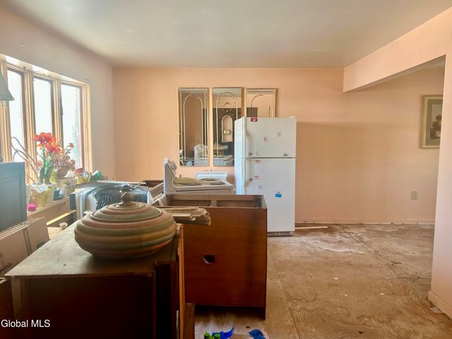 27 Donna Drive, Colonie, NY 12205