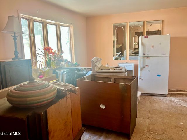 27 Donna Drive, Colonie, NY 12205