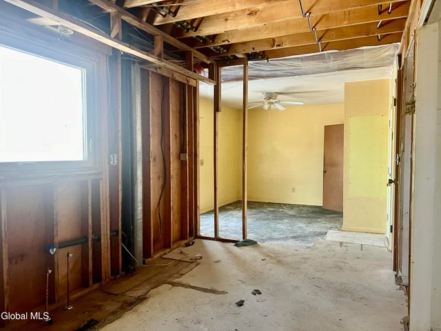 27 Donna Drive, Colonie, NY 12205