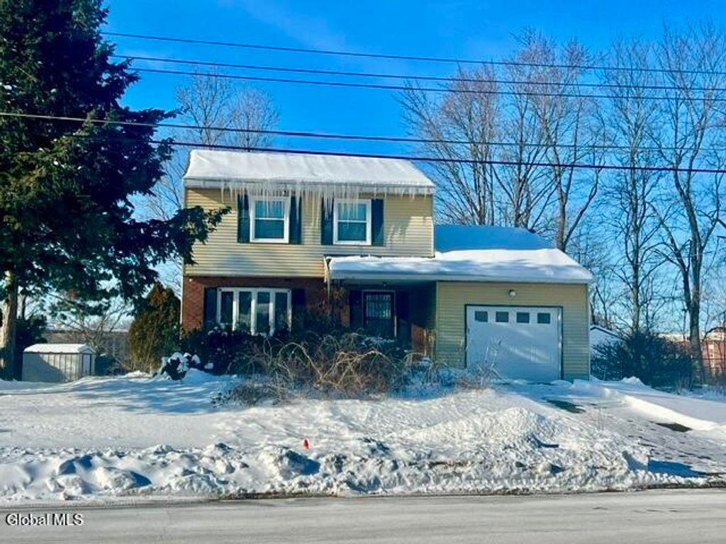 27 Donna Drive, Colonie, NY 12205