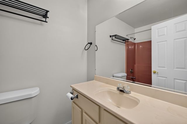 2S640 Cerny Road A4, Warrenville, IL 60555