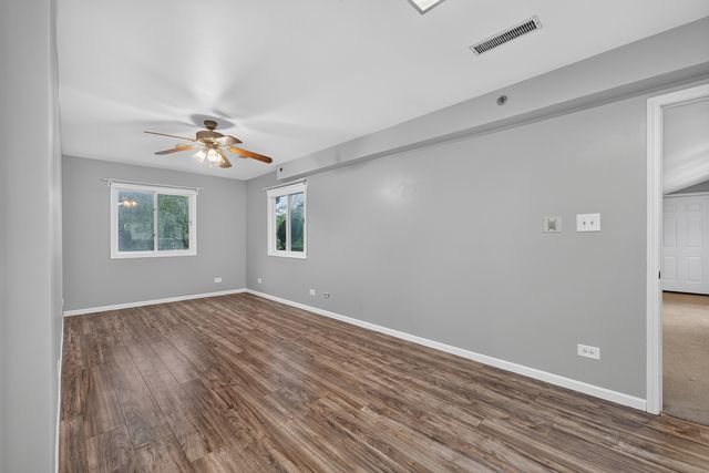 2S640 Cerny Road A4, Warrenville, IL 60555