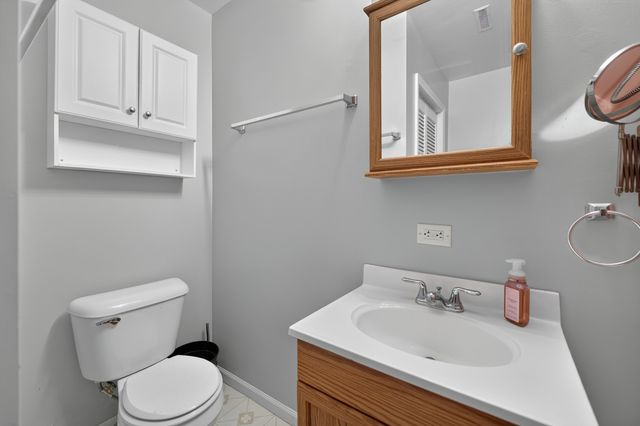 2S640 Cerny Road A4, Warrenville, IL 60555