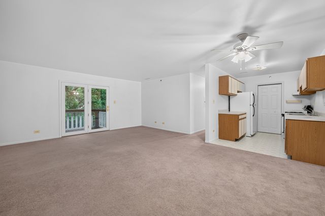 2S640 Cerny Road A4, Warrenville, IL 60555
