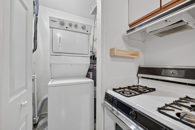 2S640 Cerny Road A4, Warrenville, IL 60555