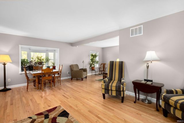 6484 E 1000 N, New Carlisle, IN 46552