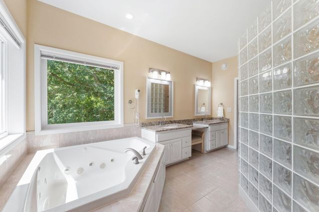 10035 Woodhill Boulevard, Lakeville, MN 55044