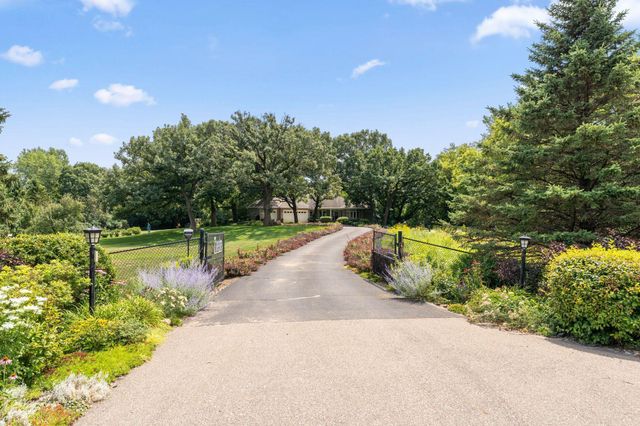 10035 Woodhill Boulevard, Lakeville, MN 55044