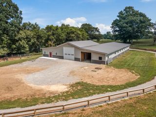 950 Old Agnew Rd, Pulaski, TN 38478