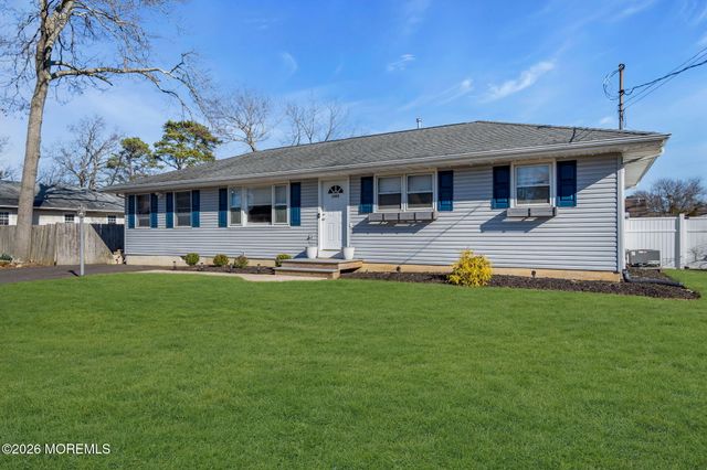 1009 Cable Avenue, Beachwood, NJ 08722