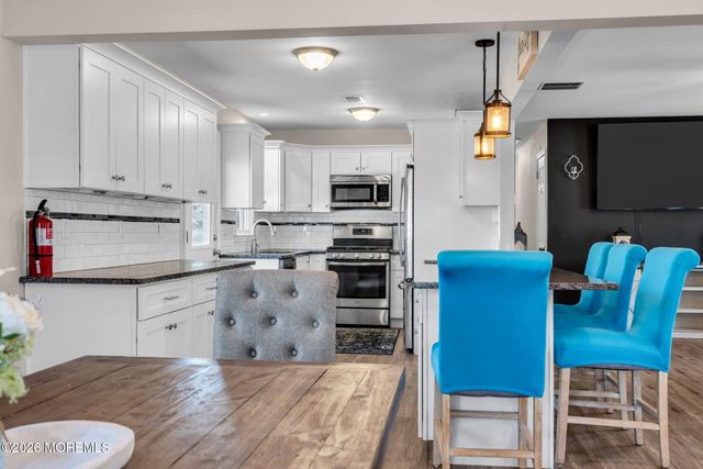 1009 Cable Avenue, Beachwood, NJ 08722