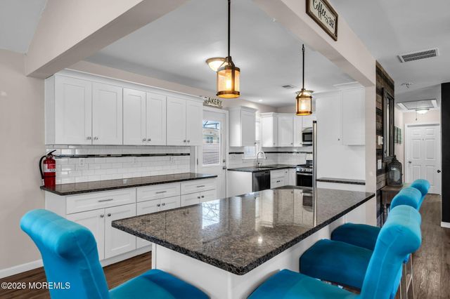 1009 Cable Avenue, Beachwood, NJ 08722