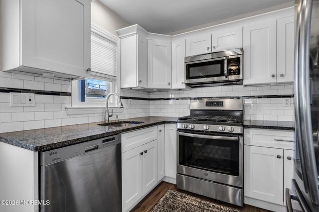 1009 Cable Avenue, Beachwood, NJ 08722